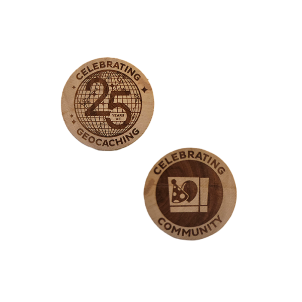 Houten nikkel SWAG-coin (woodie) - Celebrating 25 Years of Geocaching