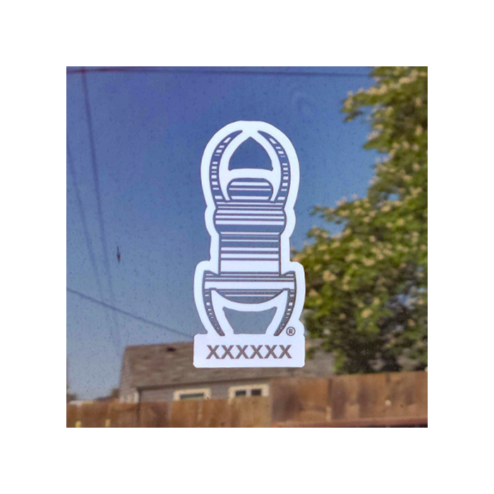 9.2 cm Geocaching Travel Bug® Reflective Decal on window