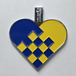 Christmas Heart Geocoin blue-yellow - silver front